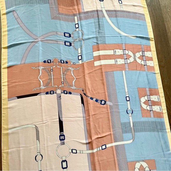 Elegant Multicolor Scarf with Belt Design 36/70 inch - Picture 9 of 11